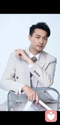 生命的意义在于不断创造新可能，别被年龄、身份束缚，保持好奇与热忱，你永远有重新出发、改写人生的权利。配图