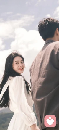 我陪着，但不卷入；
我爱着，但不沦陷；
我守住自己这颗不动的心，
她才能慢慢安下来。
这一场相伴，
是她的功课，
更是我的修行。
以定心，应妄心；
以温柔，解不安。
不困于言语，不困于执念，
方能在琐碎的生活里，守得彼此心安。 配图