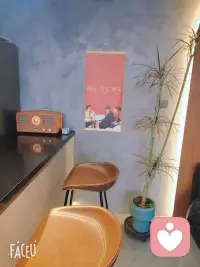 取悦自己是头等大事，自爱才是根本，禁止低头，自信很重要，不要被任何人的想法所绑架，也不要想着在所有人的眼里留下好印象，多取悦自己，自己的感受自己的开心才是最重要的，自己的开心比什么都重要，请记得永远要置顶自己的感受。配图