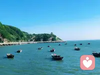 不与情绪对抗，不与自己为敌。
风来听风，雨来听雨。
我来，只做自己。配图