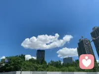 “我只有爱自己爱到了百分之一百，那来的任何一个人，无论是谁，才会效仿我爱我的方式来爱我。你迟早有一天你要明白，人和人之间如果有长久舒适的关系，靠的是共性和吸引，不是像你这样一味的付出道德式的自我感动。配图