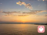 你为什么不快乐，因为你没有好好爱自己，常常为了别人消耗自己，你不够自私，什么都替人家着想，惯坏了别人，委屈了自己…………