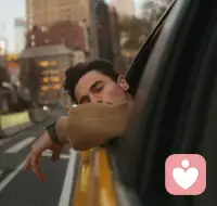 人人误以为别人过得更幸福快乐，更坚定勇敢，其实大家吃了这么多苦，后来也都只敢趁夜色在街头偷偷哭一下。配图