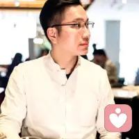 【你真的会识别情绪吗？】

💡 你有没有过这样的体验：心里闷闷的，却说不出具体是为什么？
可能不是“不开心”，而是“失落”；不是“生气”，而是“被忽视的委屈”。

✨ 心理学有个词叫「情绪颗粒度」——对情绪的觉察越细腻，越能快速走出内耗。
比如：
✨ 把“我压力好大”具体化成：“我在担心下周的汇报，怕准备不够充分。”
✨ 把“TA让我不舒服”翻译成：“TA刚刚打断我说话，让我感到不被尊重。”

🌱 练习方法：每天睡前用1分钟，用2-3个关键词命名今天的情绪。坚持一周，你会发现——
你不再被情绪推着走，而是稳稳地接住了自己。

⤵️ 试试看，在评论区留下你今天的“情绪关键词”？
我可能会悄悄回复你哦～