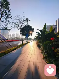 人最好的状态，是一切都不在乎的时候.不在乎他人的目光和评价，不在乎得到还是失去，不在乎是否有存在感，你就能静下心来，淡定从容的应对一切.你记住了，你的人生不是用来讨好别人，而是一场用心善待自己的珍贵旅程.