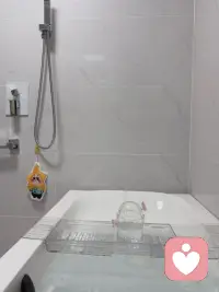 外界的喧嚣暂时隔绝☺️浴缸里的暖意🛁搭配手机📱里的碎片乐趣，忙碌过后，偷🉐这片刻的自在～🌜