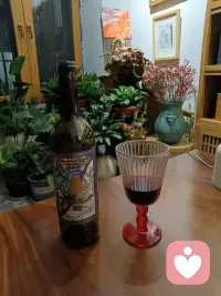 幸福是幼年时期某个愿望的延迟满足，这就是为什么财富带来的幸福感如此之少，因为金钱不是幼年时期的欲望配图