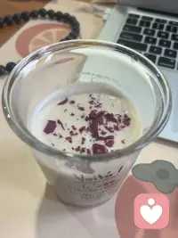 心理健康问题不能定义你是谁。它们是你的经历，你走在雨里，能够感受到雨水，但重要的是，你不是雨。配图