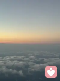 关于焦虑
你以为是最近的事太多
其实是心里积压的“来不及”太多
来不及被听见的委屈
来不及释放的压力
来不及照顾的自己
它们都在排队
等着被你看见