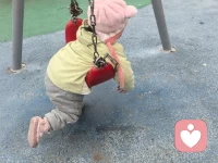 每个人都有在处于儿童状态
​而那些，情绪不稳定，发生问题立马是紧张状态，总是担心这，担心那，每天都浑浑噩噩行动不起来，感知辛福力弱，急躁焦虑的状态，对孩子大吼大叫，情绪容易崩溃，对另一半指责，批评。
​【这一切都是处于儿童与父母状态的衔接，因为小时候的自己遇见问题没被保护就出现恐惧紧张，因为小时候遇见问题父母就是大吼大叫这样对待自己的，所以长大又变成了父母，也在潜意识层面里发展成为了父母的样子】配图