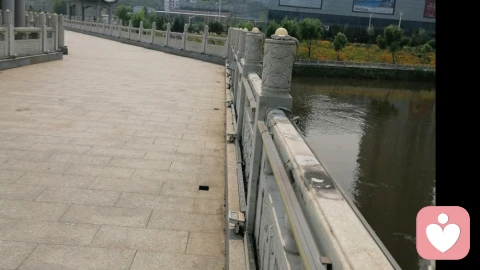 激情褪去后的婚姻:如何在平淡中相守\n\n当婚姻中的激情逐渐褪去,许多夫妻会感到迷茫与失落。但真正的婚姻,往往始于激情,却成于平淡。如何在爱情褪色后依然相守,是