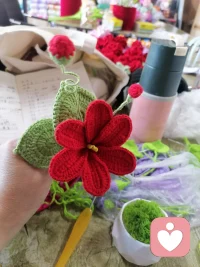 央视金句:
有风有雨是常态 风雨兼程是状态 风雨无阻是心态 山有顶峰 湖有彼岸 人生漫漫  万物皆有回转  当我们觉得余味苦涩  请相信  一切皆有回甘。配图