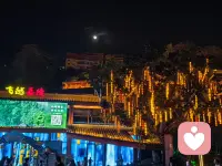 在成年人的世界，谁还没有一点点心事呢？你跟你身边圈子里讲，不但得不到解决，反而成为负能量，甚至有人把你当成笑话。我喜欢倾听你的故事，能渡人也能渡己，你会成为一个不一样的自己。你们觉得呢