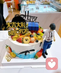 我们痛苦是因为掩埋在末那识之内的歧视与妄想。
末那识引导我们追求快乐，逃避痛苦。它有六个特征：
第一，它总是追求愉悦。
第二，它尝试逃离痛苦。
第三，它忽视追求愉悦的危险。一味追逐感官享受会损伤我们的身心，如果我们深入观察曾经渴求的对象，就能够看到潜在的危险。
第四，它忽视痛苦的好处。
第五，忽视中道（智慧）。
第六，尝试占有，拥有以及持有一切它注意到并得到的东西。配图