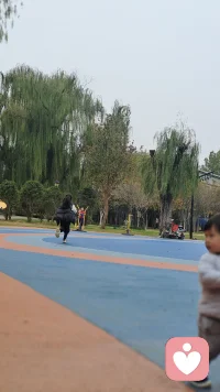 真正活到最高境界的人都会明白这七句话：
一、人生真正的贵人是自己。
二、人生真正的朋友也是自己。
三、人生真正的敌人还是自己。
四、人生最大的胜利是成功地战胜自己。
五、人生最大的幸运是学会了拯救自己。
六、人生最美好的事是遇到更好的自己。
七、爱的最高境界就是爱上了自己。
自己就是一切的根源，
一切因你而起，
一切因你而来配图