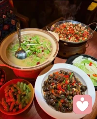  你不需要成为完美的人，只需要成为完整的自己。配图