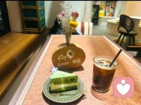 其实你真的很好，
不用讨好所有人，
不用在意闲言碎语，
不用因为一点小事，就反复责怪自己。
 
别让精神内耗，拖垮最好的你。
从今天起，放过自己，好好爱自己。配图