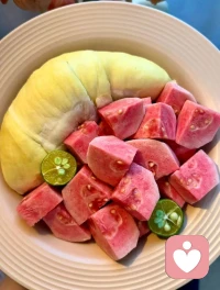 不必强求所有人都懂你，也不必为了挽留而委屈自己。
离开的人，本就不属于你的人生主线；
能留下来、和你同频共振、心意相通的，才是真正值得你珍惜的人。
 
先悦纳自己，再遇见同路人。配图