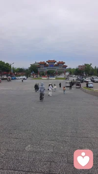 把自己还给自己，把别人还给别人，把事情还给事情。
 
不再用别人的结果绑架自己，不再用完美的标准为难生活。
接纳缺憾、接纳不完美、接纳孩子本来的样子、接纳生活本来的节奏。
 
接纳不是故作大度的姿态，
是放过内耗、稳住本心、清醒修行，
让自己舒服，也让关系松弛，让问题慢慢变软的人生智慧。配图