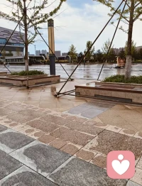 伤痛愈合从无捷径，多一份包容、少一份指责，耐心陪伴，便是治愈孩子最好的良药。配图