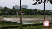 人总要和握不住的东西说再见，不是所有遗憾，都要有答案。配图