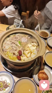 真正长久的亲密关系从不是单方面迁就，而是双向珍惜。你懂我的疲惫，我惜你的陪伴，无需讨好猜忌，真诚相待，心安即是最好的余生。
