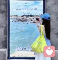 永远不要去责怪你生命中的任何人，好的人给你快乐，坏的人给你经历，最差的人给你教训，而最好的人给你回忆。
睡前原谅一切，醒来便是重生。
放下就是把已经不属于你的东西从心中彻底清空，人生的困局往往始于执念，失去本身并不可怕，可怕的是你紧抓着回忆，不肯松手，这个世界上最好的放生就是放过自己。
不要和往事过不去，因为它已经过去，不要和现实过不去，因为你还要过下去，清空才能盛满，放下才能远行，往后的日子我们都要好好生活，才算不辜负当初的相遇，总要向前看，我们都要变得更好。配图