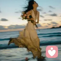 你有没有遇见过一个人，让你所有的相遇都恰逢其时，早一步晚一步都不算圆满
我一点都不遗憾没有在最好的年纪遇见你，因为在遇见你之后，最好的时光才刚刚开始，我并不知道我们能走多远
但只要你不松手，我就不会先走，我见众生皆草木，唯独见你是青山
此生固短，无你何欢？
人生纵然短暂，幸而有你相伴，这人间便再也不算寒冷。配图