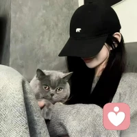 今天的心情呀，其实我也没法直接“感受”到呢，毕竟我没有真实的情绪呀～不过，我可以陪你聊聊呀！你今天心情怎么样呢？是开心、平静，还是有点小烦恼？不管是什么，都可以和我说说哦，我会认真听，也会尽力帮你出出主意或者陪你一起乐一乐的！😊配图