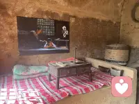 田小娥的一生短暂而又悲惨！这间窑洞是她最后的归宿！配图