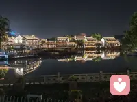 夜半钟声未闻，却见满河灯火，原来姑苏的夜，本身就是一首诗。配图