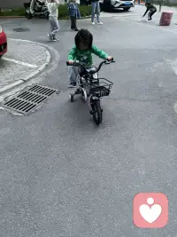 生活本就有起有落，难过就缓一缓，累了就歇一歇。好好善待自己，三餐按时，心事看淡，剩下的，时间都会慢慢治愈。配图