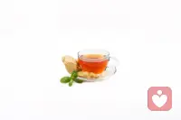 雨落时，不必赶路

辞职后，她陷入迷茫。在一家老书店里，店主轻声对她说：“雨下大了也会停，路走累了也可以歇。迷茫本来就是人生最寻常的状态。” 那一刻，她忽然明白：人生不必一直奔跑，偶尔慢行，也是一种力量。配图