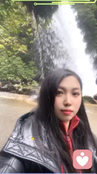 世界上最动听的声音，是你愿意说，而我恰好愿意听。
耳机分你一半，心事也分我一半。
你说的每一句话我都认真收藏！