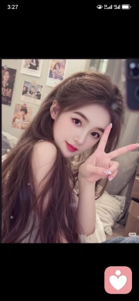 恋爱语录
 
爱情从不是短暂的新鲜感，而是历经平淡依旧坚定的选择。初见的心动固然美好，长久的相守才最为珍贵。
 
感情里没有天生契合的两个人，所有舒服的关系，都来自互相包容与体谅。难免有争执隔阂，可真心相爱的人，不会放任情绪消耗彼此，愿意低头让步，懂得换位思考。
 
好的爱意，藏在日常细碎的关怀中。不必追求轰轰烈烈的浪漫，遇事有人商量，疲惫有人宽慰，迷茫有人陪伴，便是极致幸福。
 
愿我们都能遇见真心之人，褪去浮躁，坚守初心，双向奔赴，携手走过岁岁年年，在烟火日常中守住温情与偏爱。
