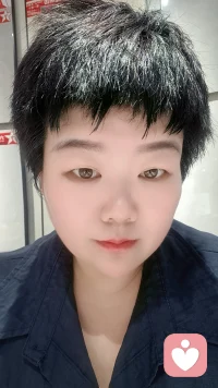 生活难免磕碰失意，不必揪着过往内耗自己。好好接纳不完美，踏实走好眼下的路，内心安稳，便是最好的余生。