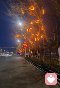 敬岁月敬自己，敬那些走过的难题
敬过往敬勇气，敬那个不曾放弃的你