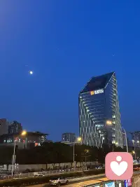 如果你不是真心请不要对我太好，
因为我是一个重感情又心软的人，
当我习惯依和赖你万一哪天你离开我，
我又要改掉这些习惯那样会要了我半命，
人生最难过的不是不曾遇见，而是遇见了也得到了，
又匆忙的失去然后在心里留下一道疤痕，
他（她）想让你什么时候疼就什么时候疼，