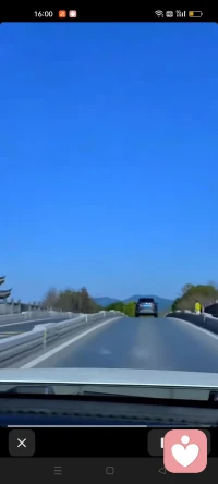 一个人真正的觉醒，是对所有关系的绝望。当你见过人性的黑暗，遭遇过信任的崩塌，体验过孤独无援的滋味，你就会明白，人生的本质就是一个人活着。