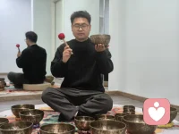 一声入耳，万事离心。
 闻钵音，且听风吟，且定心神。
 满血复活，只需要一场音疗。
 让声音的按摩，给灵魂做个SPA。