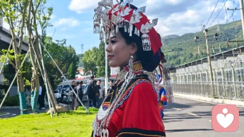 我们怎样才能不被标签所困，认清背后的真人？