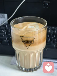 她的暖心解忧官
 
正式扎根给力心理啦！特别开心能以心理咨询师的身份，陪伴每一位女性朋友同行。专解职场人际困局，帮你摆脱迷茫内耗；善抚情感过往伤痕，无论修复还是释怀都陪你；助你打破自卑枷锁，看见自身闪光点；更能帮你释放陪读育儿的焦灼烦忧，稳住心态。我风格温暖有耐心，还带点小俏皮，让你放下所有顾虑大胆倾诉。愿在这里，陪你疗愈情绪、积攒力量，活出自在从容～
给自己做一杯咖啡，不错吧！