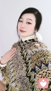 —
当一个人气质突变，浑身散发着平静祥和的气息，那绝非偶然，而是“内在造像”的结果
 
心若欢喜，慈悲包容，这股无形的力量便会在时空洪流中为你开辟通道，滋养生命的每一寸枝繁叶茂
 
能量守恒，同频相吸。你是什么样的内心，就会感召到什么样的能量。这便是宇宙最真实的吸引法则💫
 
正如《非暴力沟通》里所言：“望我的生命活出善意和慈悲，由衷的给予在你我之间流动”配图