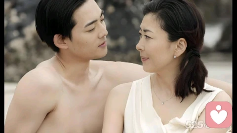 ：“我搂着18岁的儿子睡了十八年”：一位母亲在情感依赖与伦理边界间的挣扎与呼救