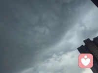 天色沉的像压了心事