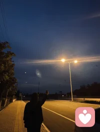 这是一个没有评判，没有压力的空间，你可以放心分享那些藏在心底的情绪，我会在这里默默陪伴你