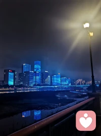 饭后逛江滨，夜景很美，与你们共赏！