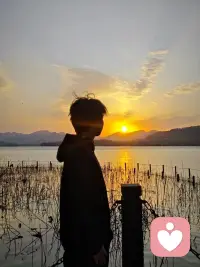 停止抱怨是修行的开始
懂得反省是修行的根本
学会转念是修行的诀窍配图