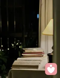 “很有力量的一段话：人在过的很好的时候，就会原谅很多事情，因为自己的内心有了力量，就懒得跟外界较劲。尼采曾经也说过，山顶的风，永远不与谷底的尘埃作战。所以精神海拔决定了包容的半径。人强大到能自我满足时，别人的冒犯，就变成了蚊虫叮咬。”配图