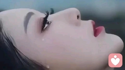他嫌弃和我共饮一瓶水，却愿意喝下别人剩下的水